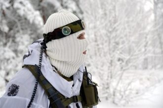 Снежный воин LASERWAR готов к бою