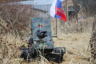 Лазертаг-танк с флагом России