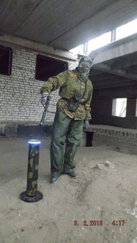 Боец LASERWAR активирует базу
