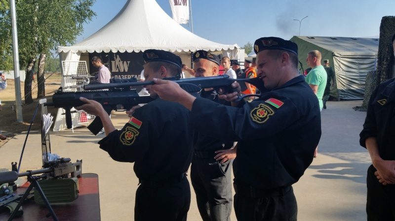 Прицеливание: бойцы LASERWAR на выставке