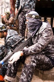 Бойцы LASERWAR в засаде, ожидают противника.