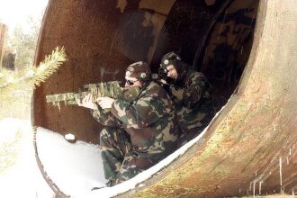 Засада в стальной трубе: бойцы LASERWAR наготове