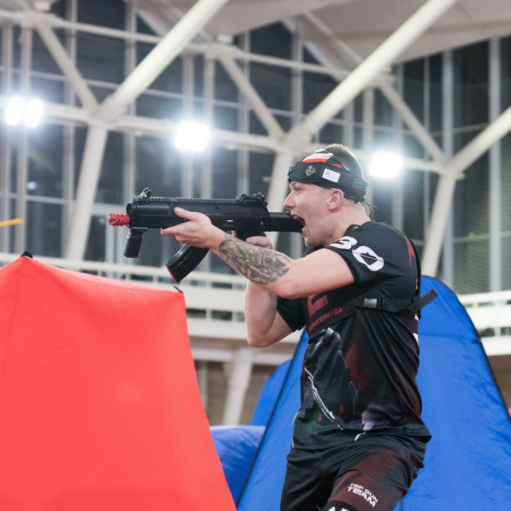 Спортивное поле с укрытиями для соревнований по лазертагу Golden Cup