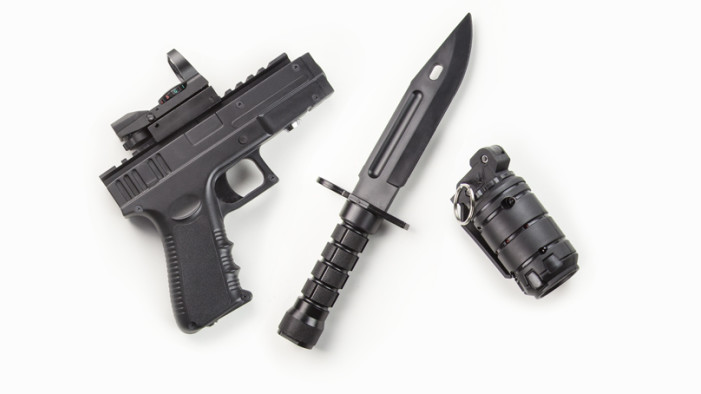 «Кречет-М», нож и граната - набор настоящего мужчины