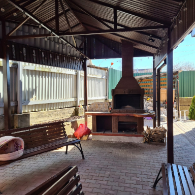 Баня и мангал на территории фирмы